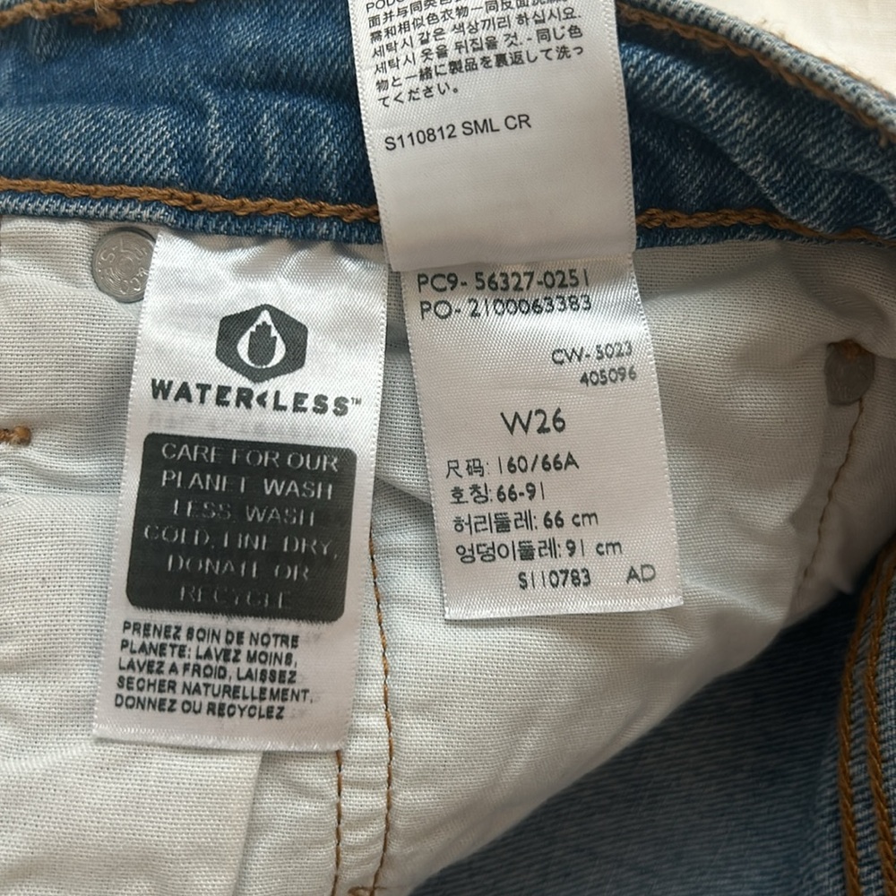 LEVI’S High Rise 501 Denim Shorts - Picture 4 of 5